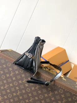 Alternative view of LV Crossbody Bags Lambskin Leather (Black-Silver) 17X10X26CM F20202608070498