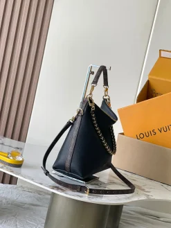 Alternative view of LV Crossbody Bags Leather (Black-Brown) 26X10X30CM H50202608071267