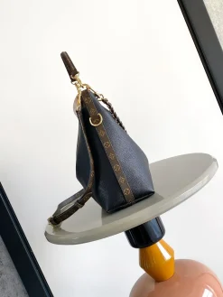 Alternative view of LV Crossbody Bags Monogram Canvas (Black-Gold) 26X10X30CM G80202608071479