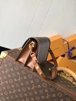 Alternative view of LV Crossbody Bags Monogram Canvas (Brown-Tan) 20X15X9CM E00202608071546