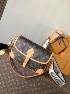 LV Crossbody Bags Monogram Canvas (Brown-Tan) 24X15X9CM D80202608071222