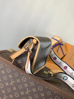 Alternative view of LV Crossbody Bags Monogram Canvas (Brown-Tan) 24X15X9CM D80202608071222