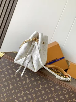 Alternative view of LV Crossbody Bags Perforated Calf Leather (White-Gold) 22X14X19CM F00202608071510