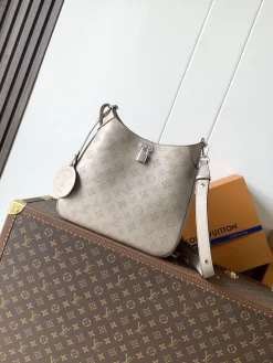 LV Crossbody Bags Taurillon Leather (Greige-Silver) 28X25X8CM F20202608071097