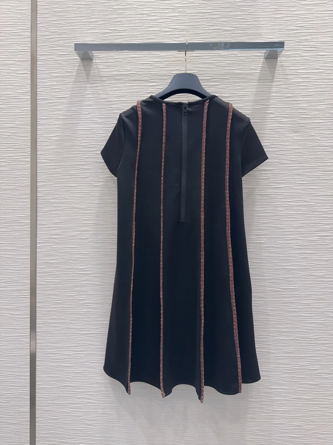 LV Dresses Technical Fabric S-XL B75202608041080 - Image 9