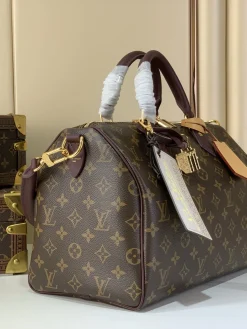 Alternative view of LV Duffles Bags Monogram Canvas (Brown-Burgundy) 30X21X17 CM F00202608072717