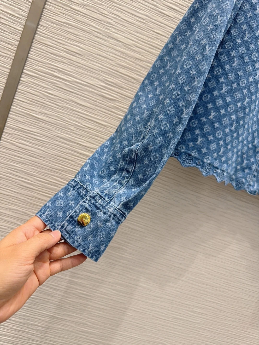 LV Jackets Denim S-M-L B85202608041958 - Image 6