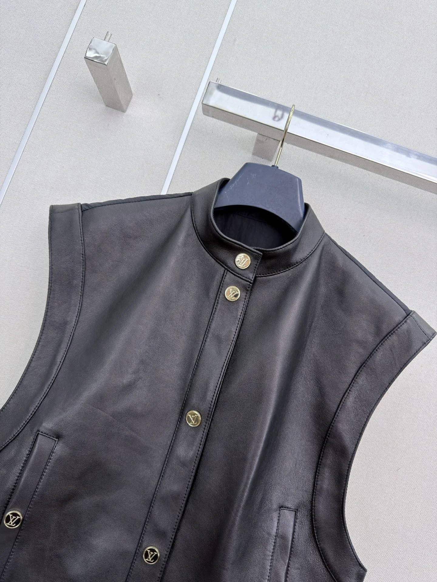 LV Jackets Lamb Leather S-M-L E40202608040936 - Image 2