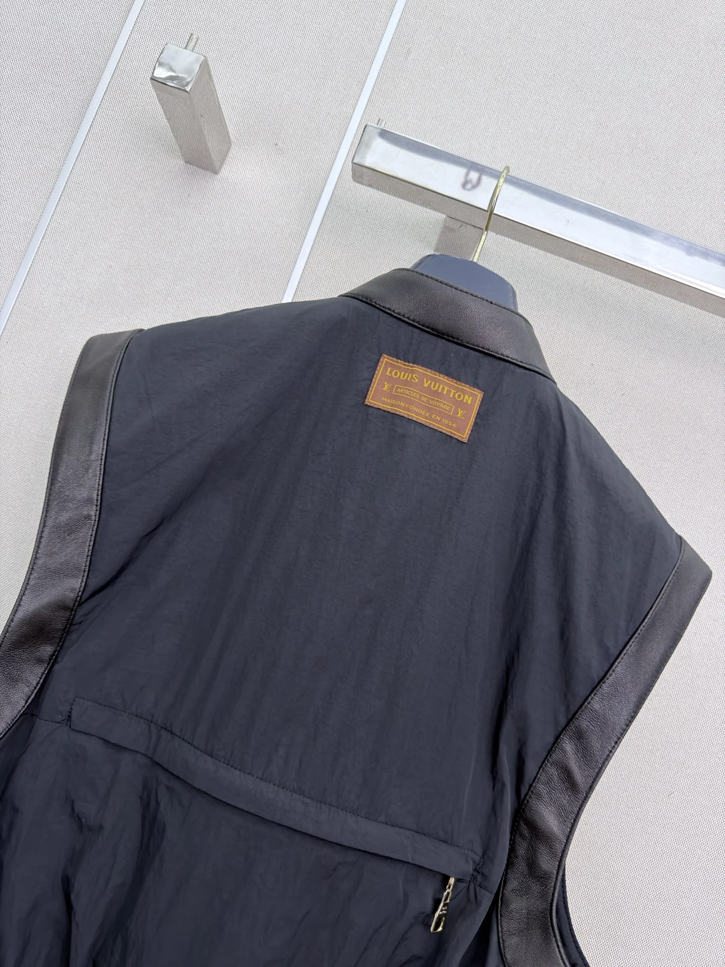 LV Jackets Lamb Leather S-M-L E40202608040936 - Image 8