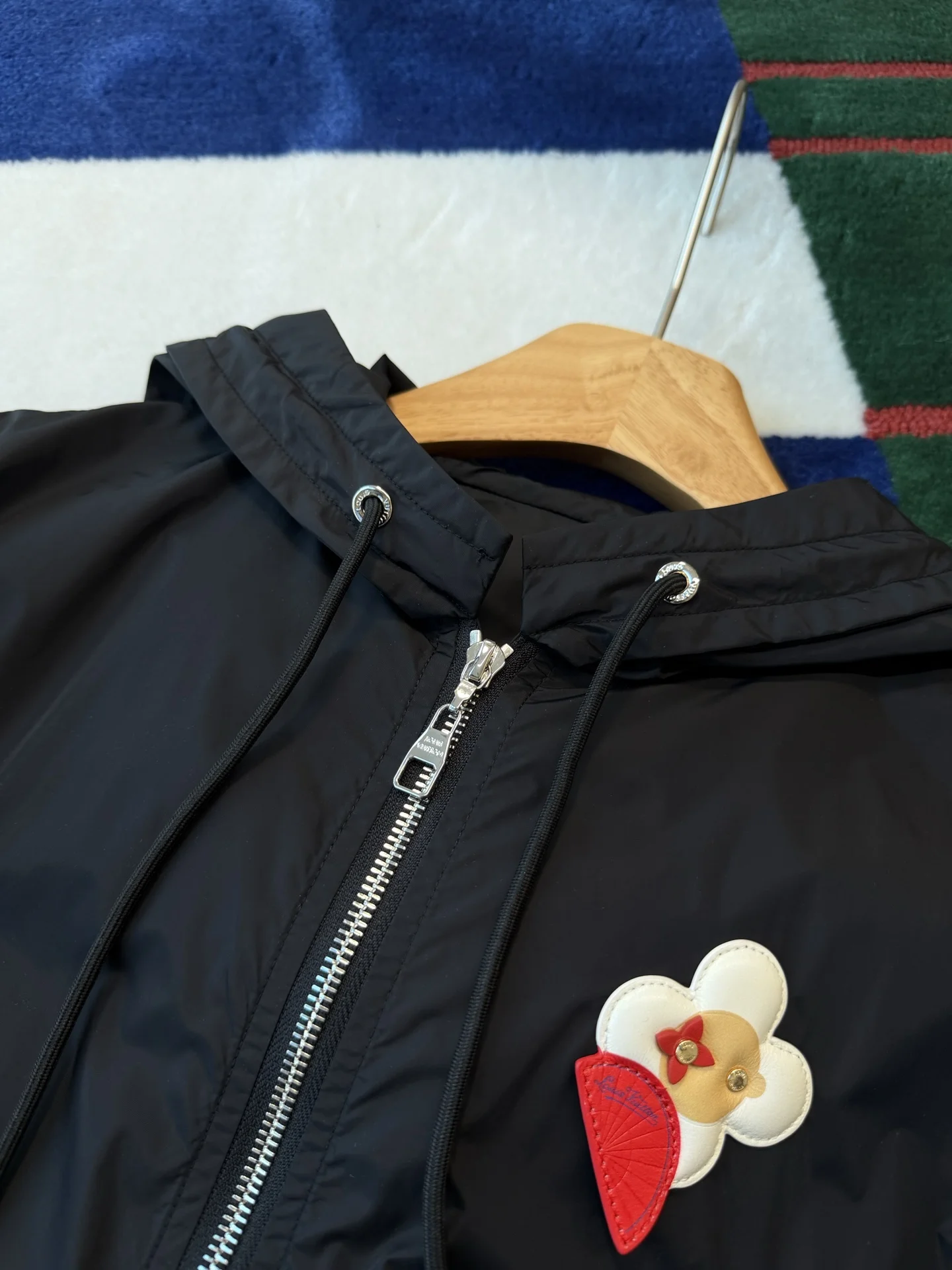 LV Jackets S-M-L E05202608042303 - Image 5