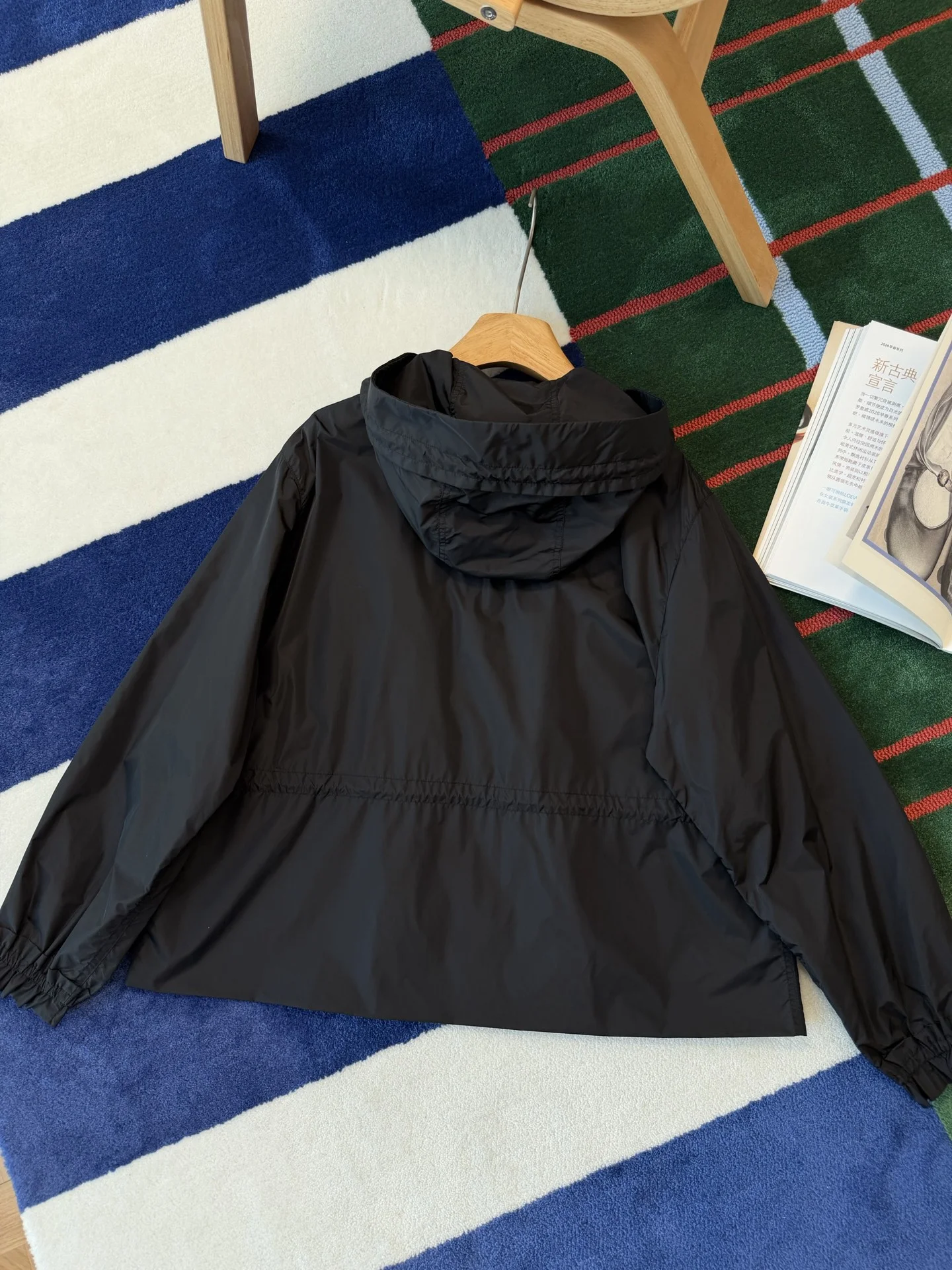 LV Jackets S-M-L E05202608042303 - Image 6