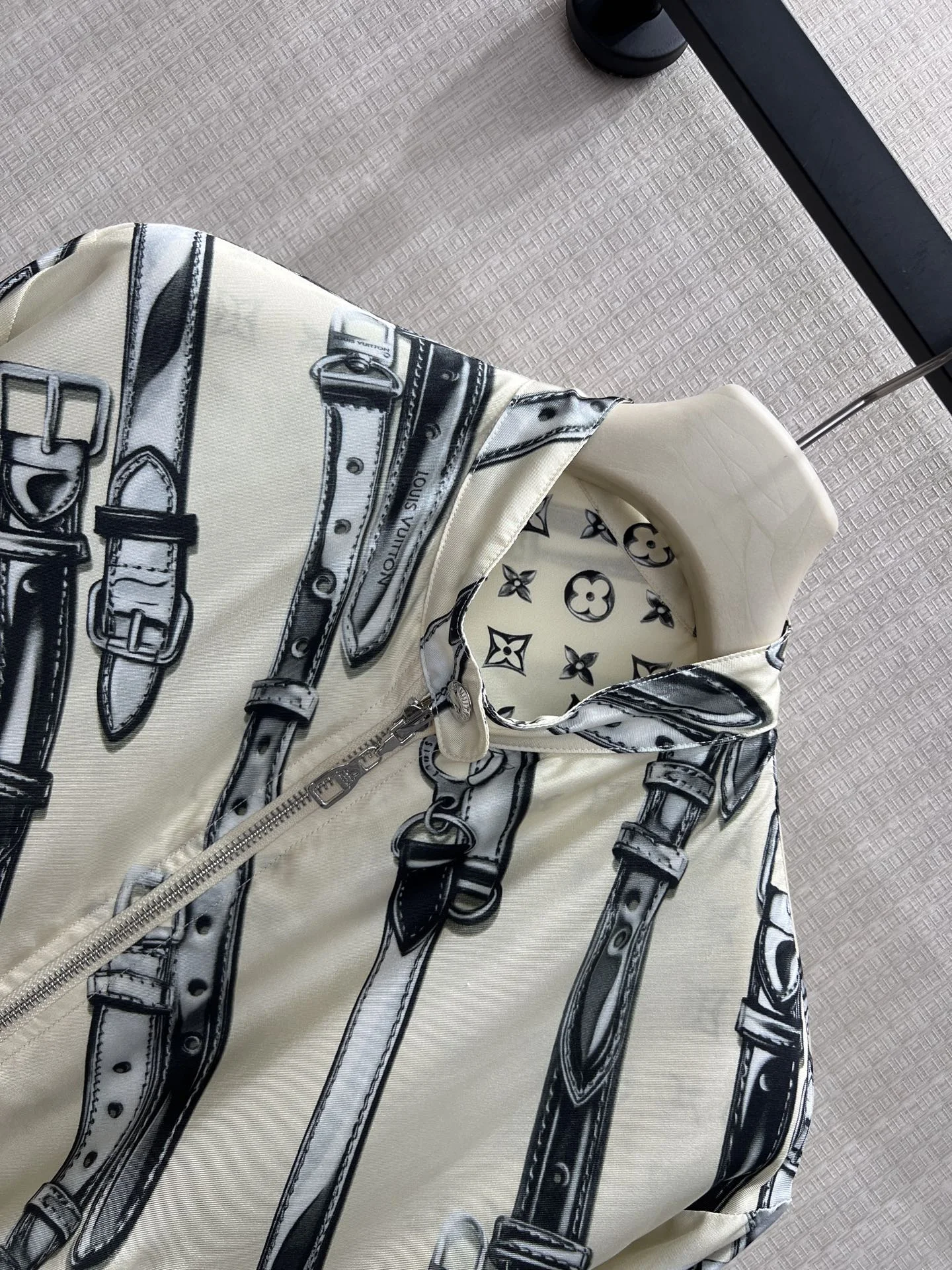 LV Jackets Silk 36-40 F95202608042850 - Image 3