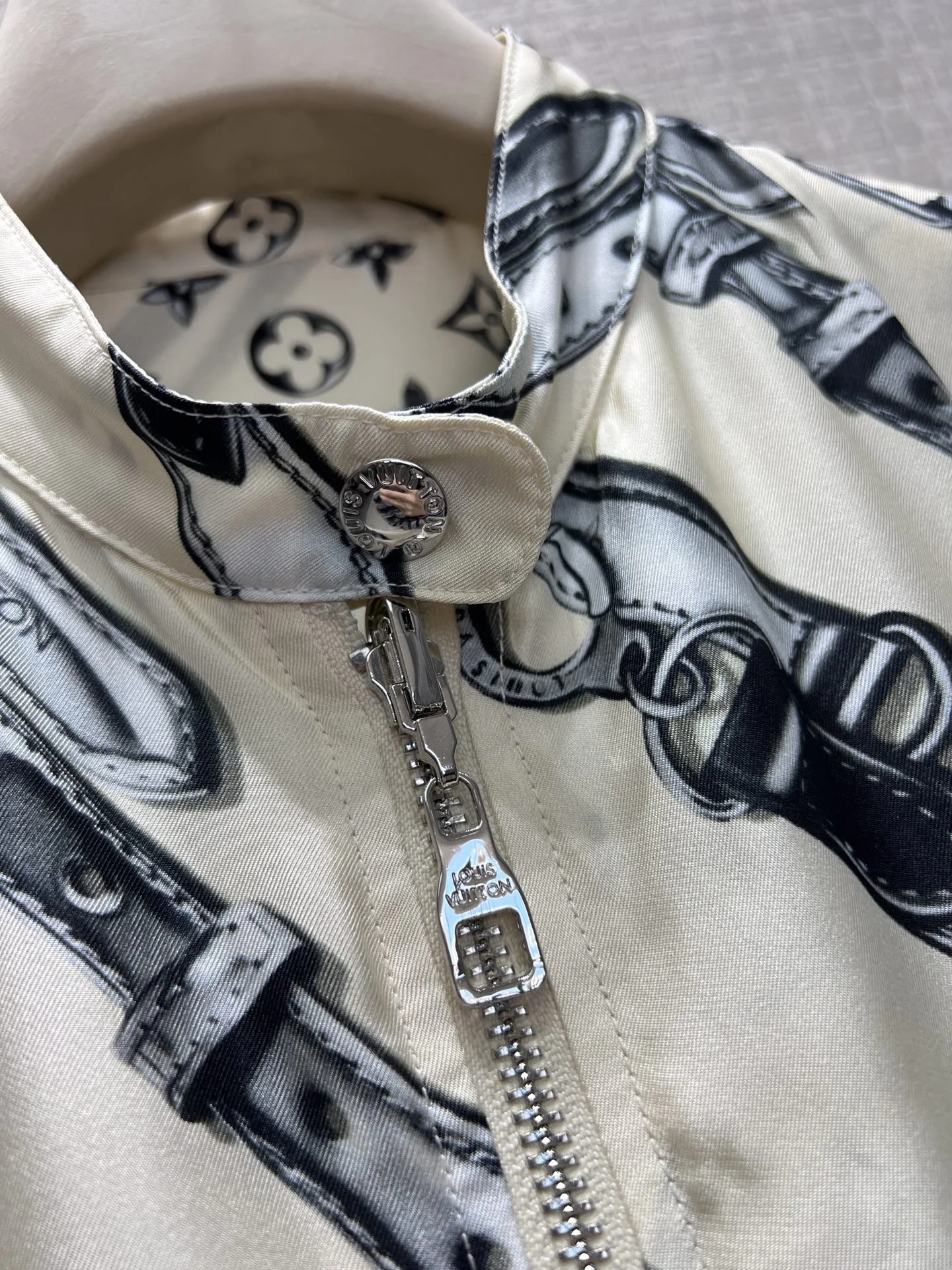 LV Jackets Silk 36-40 F95202608042850 - Image 4