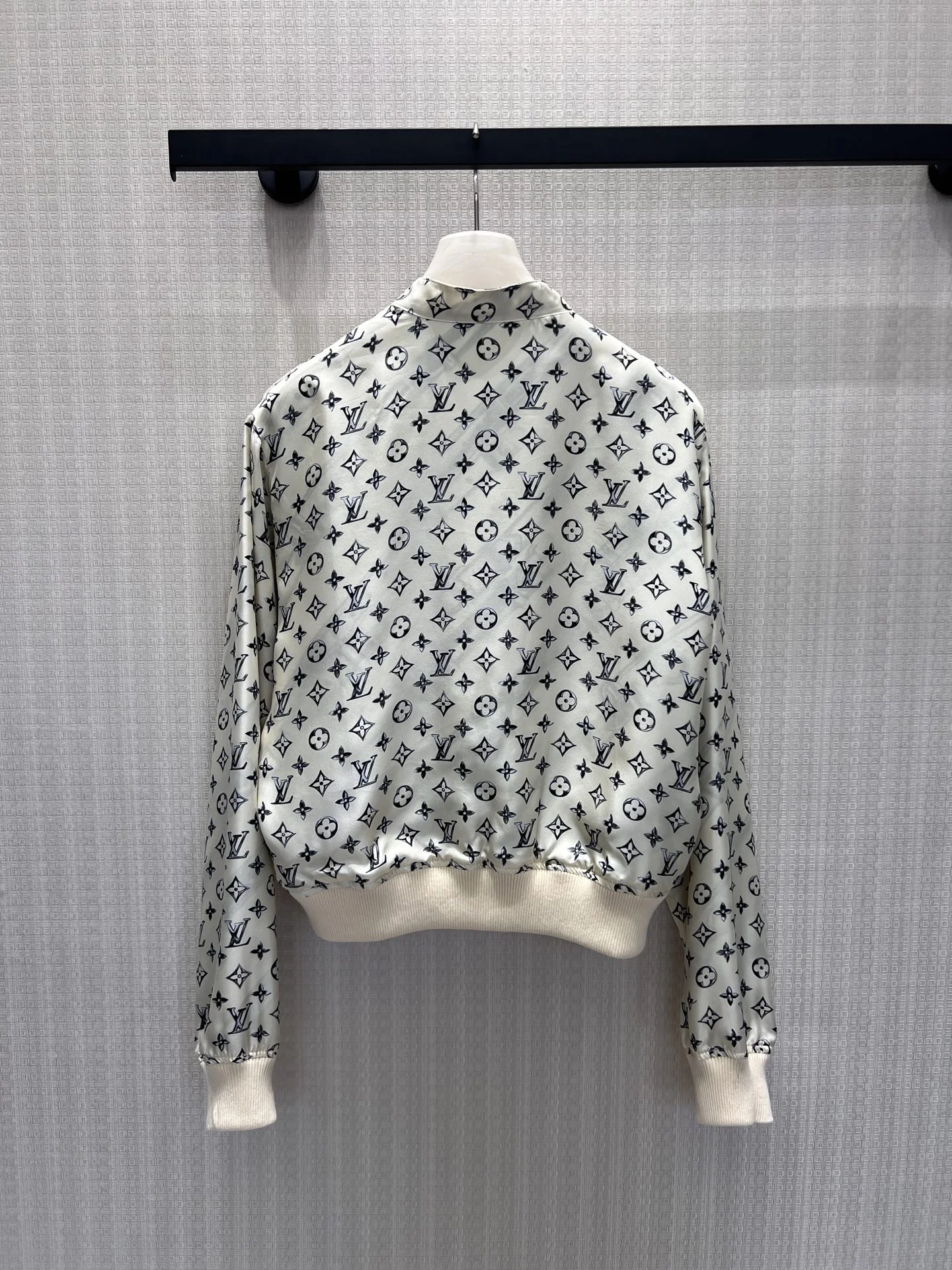 LV Jackets Silk 36-40 F95202608042850 - Image 7