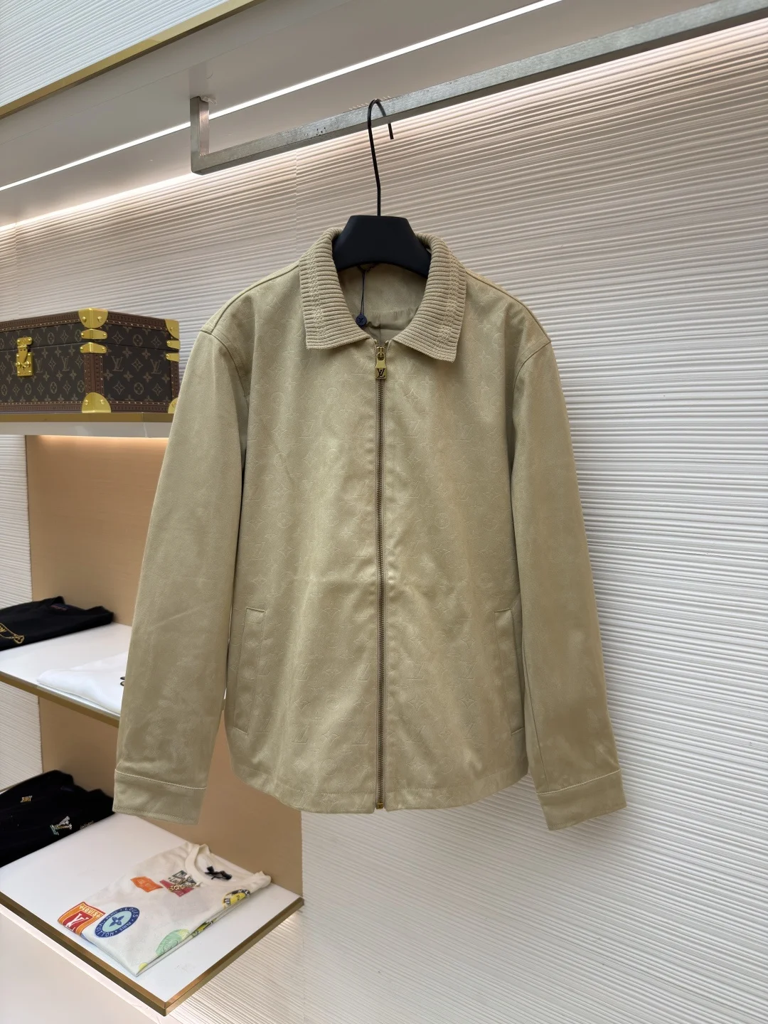 LV Jackets Suede S-XXL C30202608060435