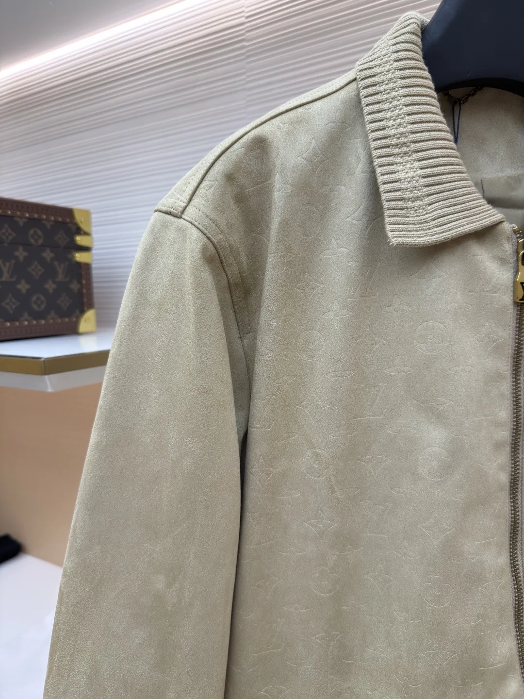 LV Jackets Suede S-XXL C30202608060435 - Image 4