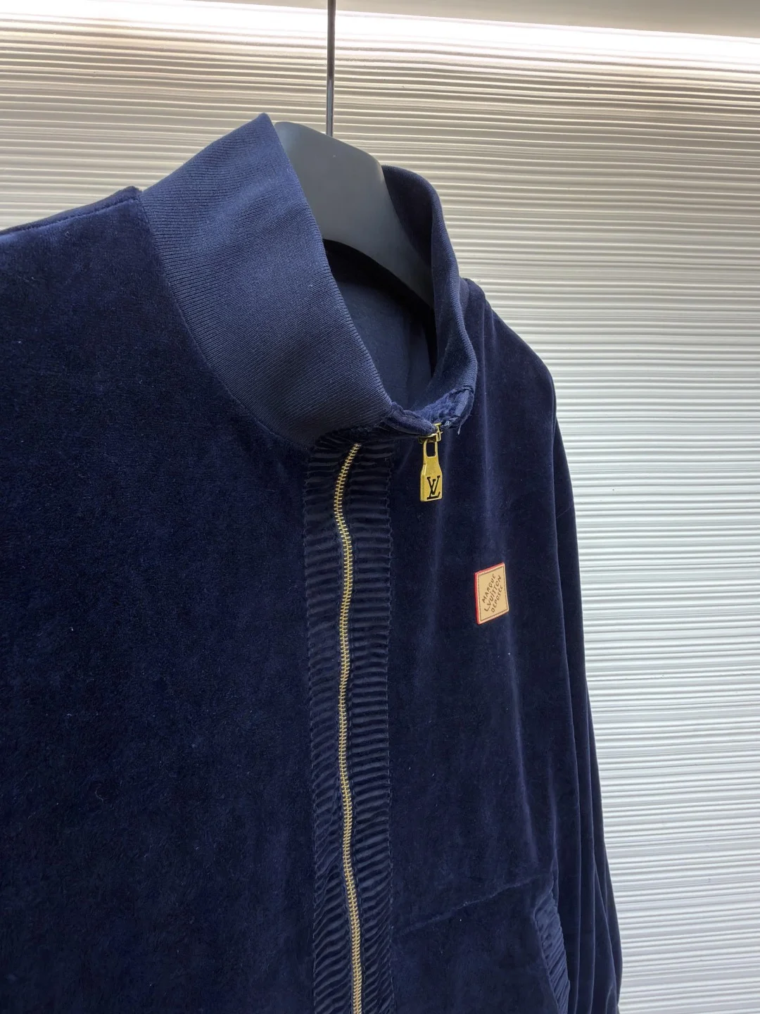 LV Jackets Velvet S-XL C25202608060346 - Image 8
