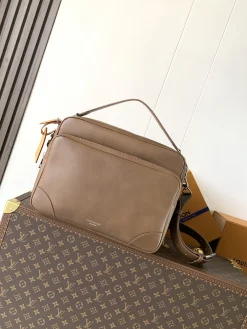 LV Messenger Bags Calf Leather (Taupe) 37X26X19CM H20202608070151