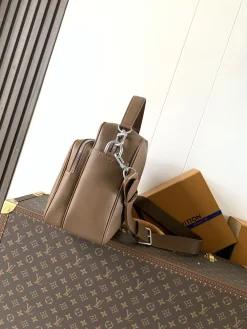 Alternative view of LV Messenger Bags Calf Leather (Taupe) 37X26X19CM H20202608070151