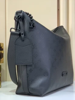 Alternative view of LV Messenger Bags Coated Canvas (Black) 41X32X11CM F50202608071162