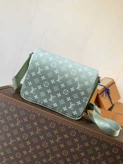 LV Messenger Bags Coated Canvas (Mint Green-White) 26x20x7 cm E10202608071654