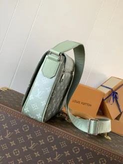 Alternative view of LV Messenger Bags Coated Canvas (Mint Green-White) 26x20x7 cm E10202608071654