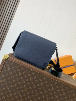 LV Messenger Bags Coated Canvas (Navy Blue-Black) 26X20X7CM E40202608071657