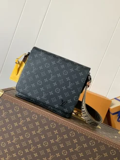 LV Messenger Bags Monogram Eclipse Canvas (Black-Yellow) 25X22X7CM D40202608071650