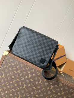 LV Messenger Bags Taiga Leather (Black-Grey) 26X20X7CM D40202608071653