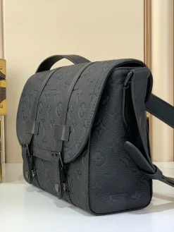Alternative view of LV Messenger Bags Taurillon Leather (Black) 29X25X9CM F50202608071174