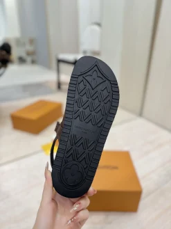 LV Sandals C00202608030232