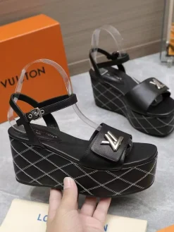 LV Sandals Calf Leather EU35-42 B60202608030842