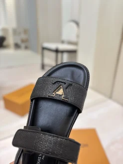Alternative view of LV Sandals Leather & Raffia EU35-39 C00202608030225