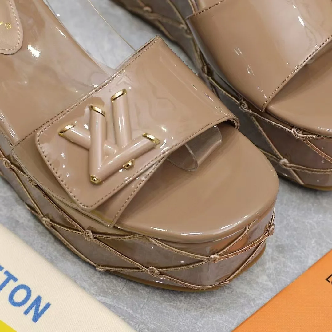 LV Sandals Patent Calf Leather EU35-42 B70202608030848 - Image 5
