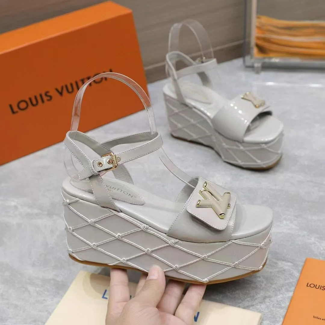 LV Sandals Patent Calf Leather EU35-42 B70202608030849 - Image 2