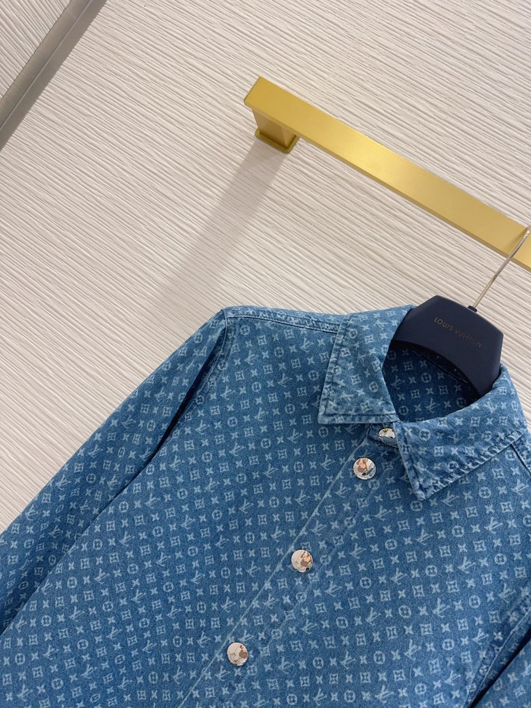 LV Shirts S-L C05202608041974 - Image 3