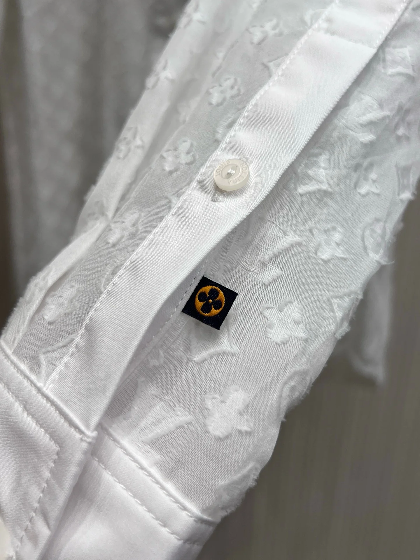 LV Shirts S-L D05202608041601 - Image 6