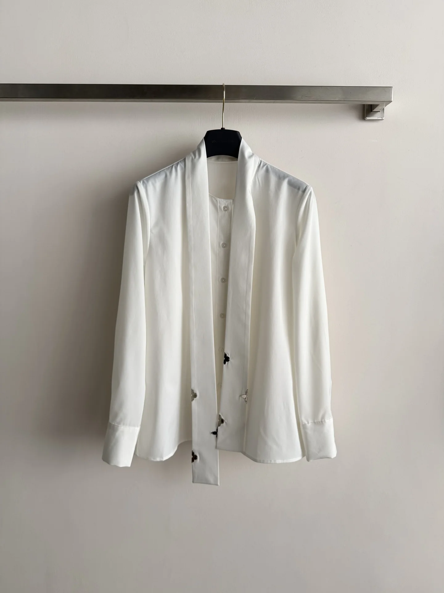 LV Shirts Silk S-M-L B35202608040900