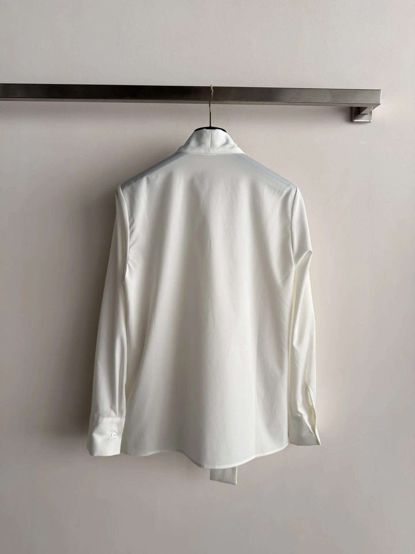 LV Shirts Silk S-M-L B35202608040900 - Image 2