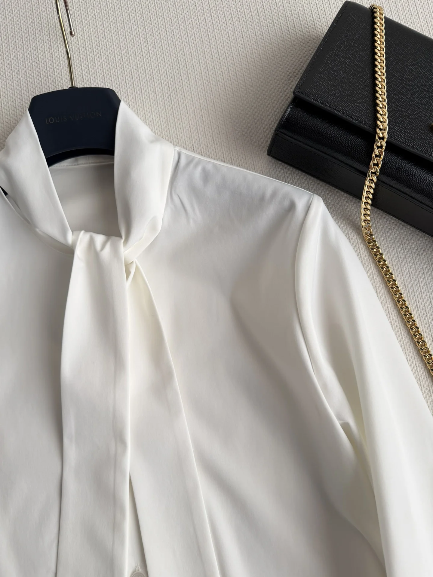 LV Shirts Silk S-M-L B35202608040900 - Image 4