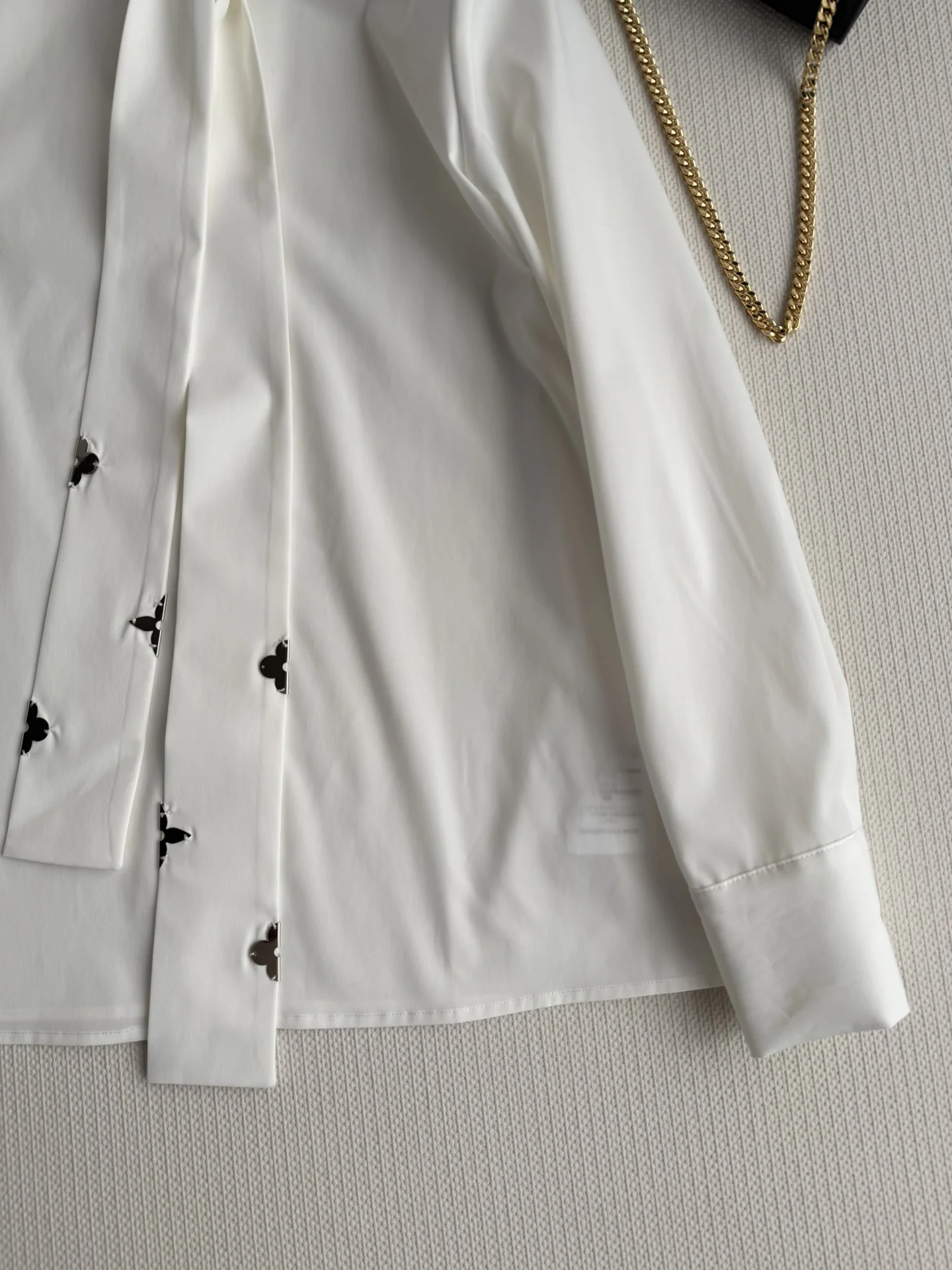 LV Shirts Silk S-M-L B35202608040900 - Image 5