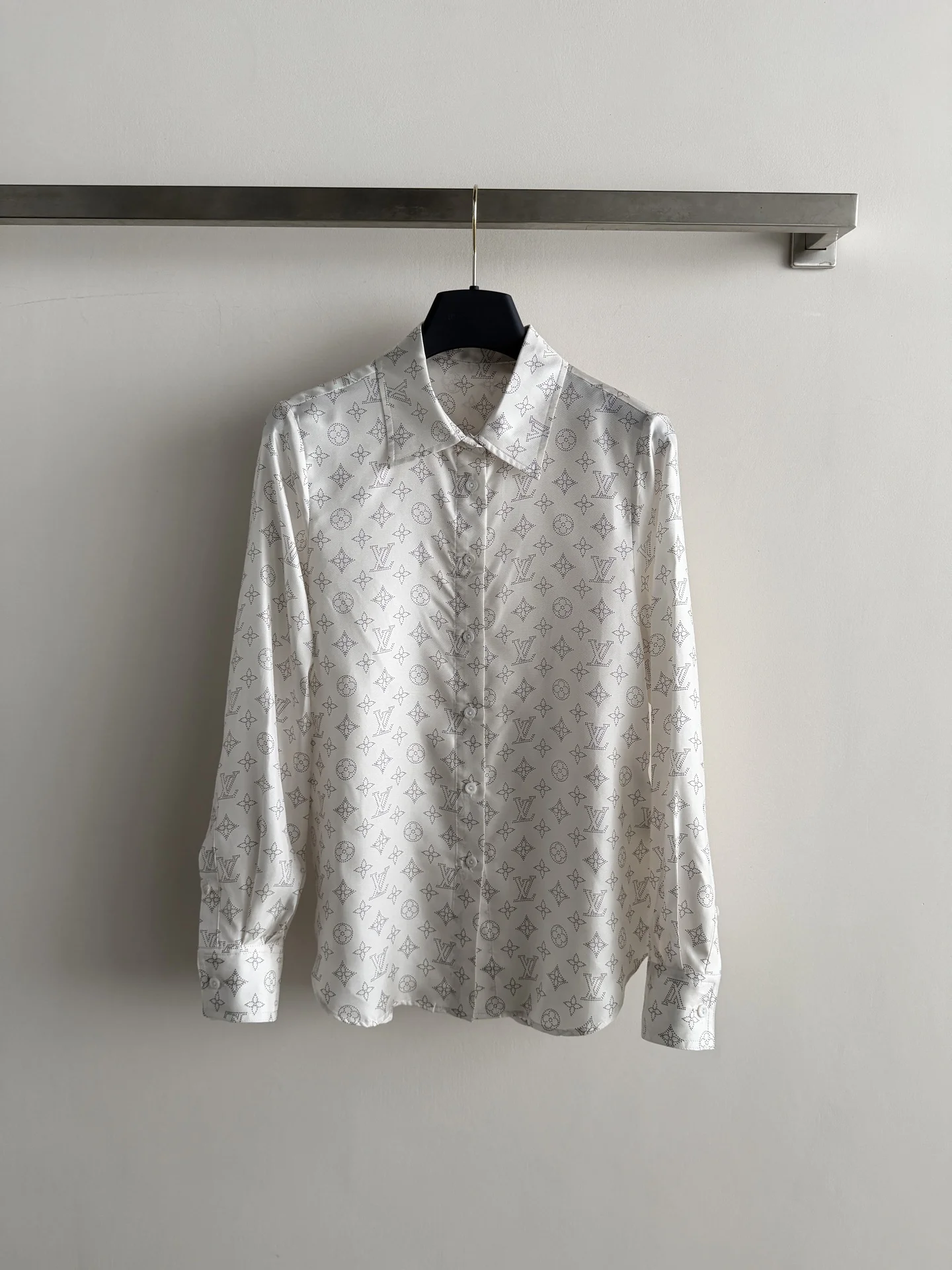 LV Shirts Silk S-M-L D45202608042503