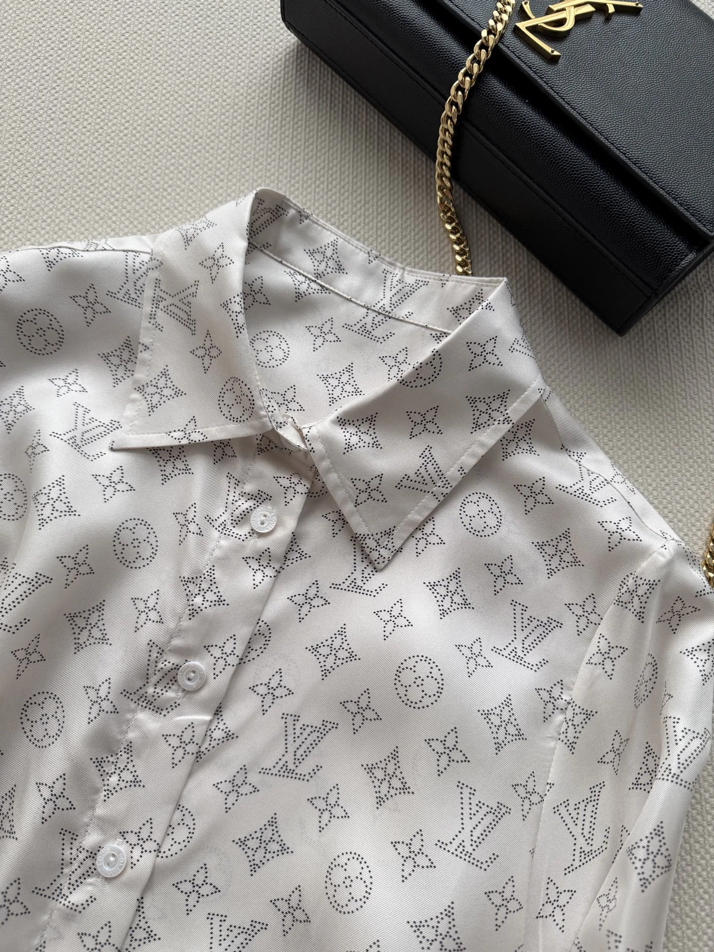 LV Shirts Silk S-M-L D45202608042503 - Image 5
