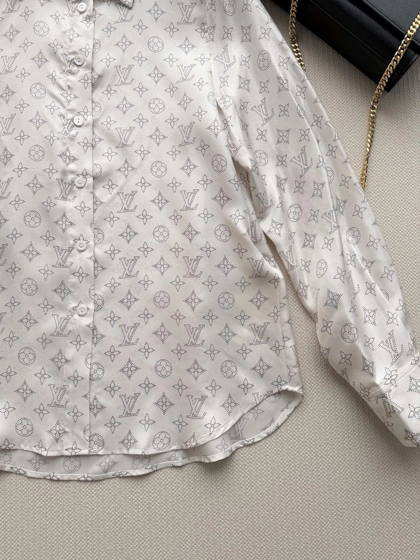 LV Shirts Silk S-M-L D45202608042503 - Image 7