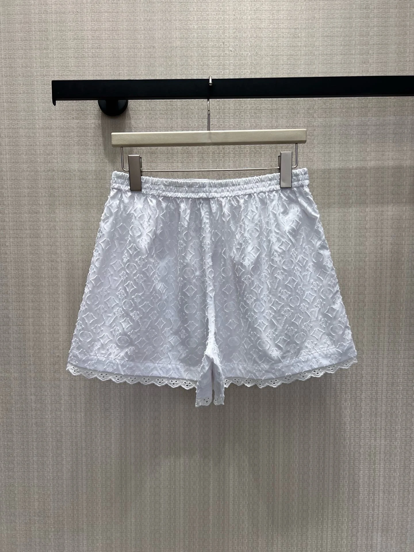 LV Shorts 36-40 B95202608040262 - Image 2