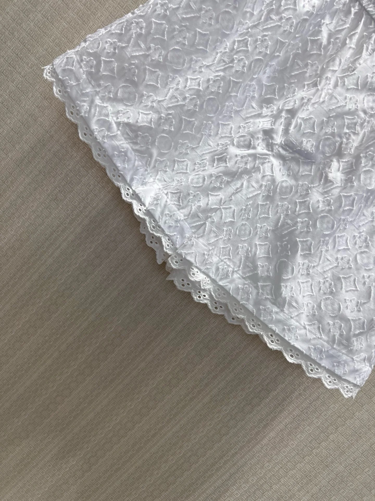 LV Shorts 36-40 B95202608040262 - Image 6