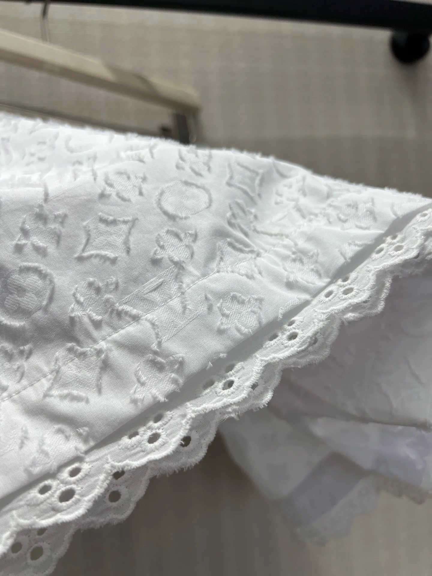 LV Shorts 36-40 B95202608040262 - Image 7