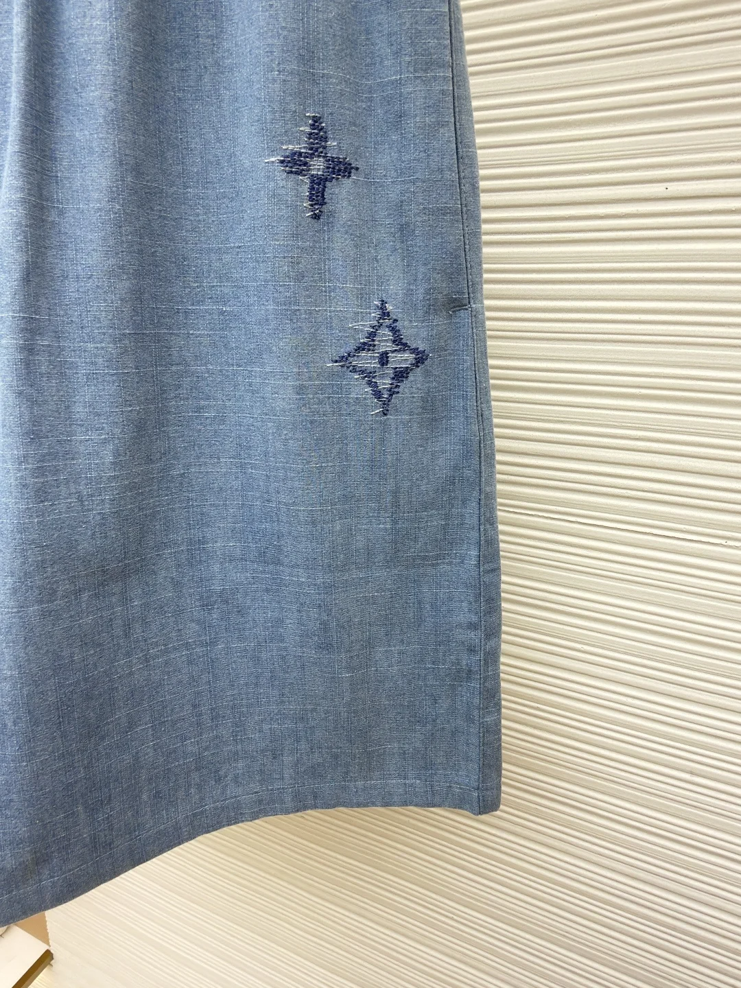 LV Shorts Cotton Denim 30-36 A95202608060240 - Image 7