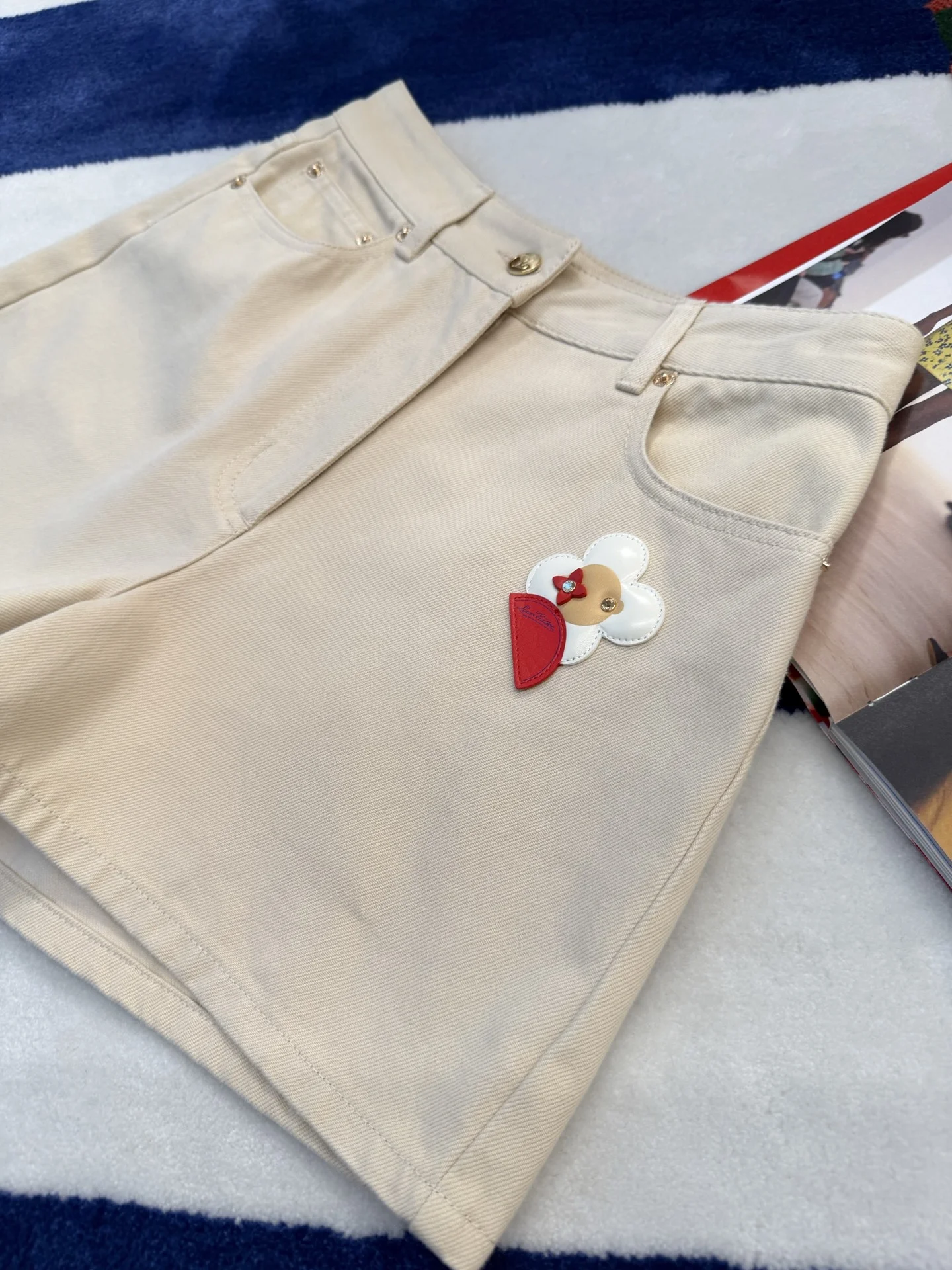 LV Shorts Cotton S-M-L B95202608042306 - Image 4