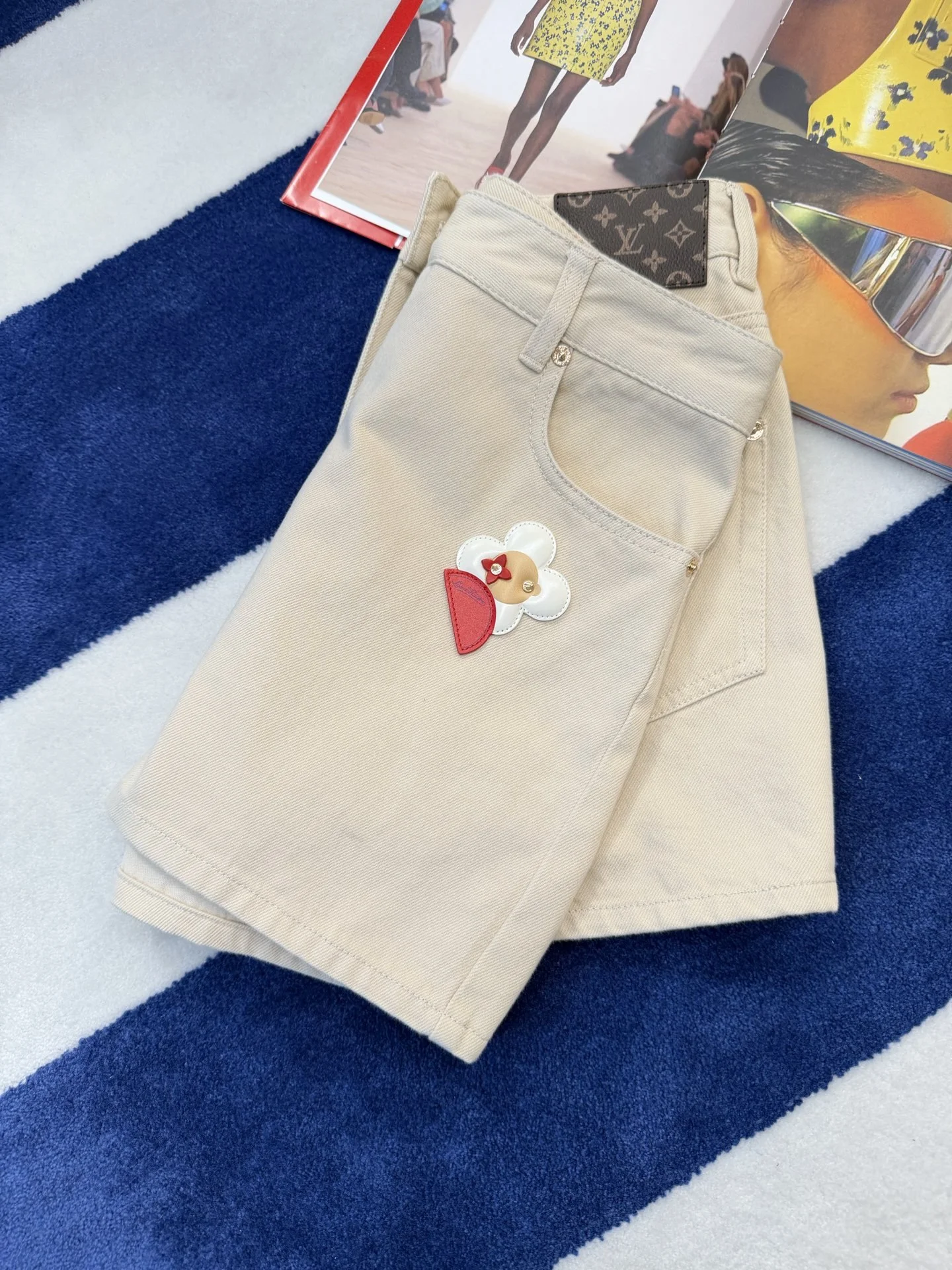 LV Shorts Cotton S-M-L B95202608042306 - Image 7